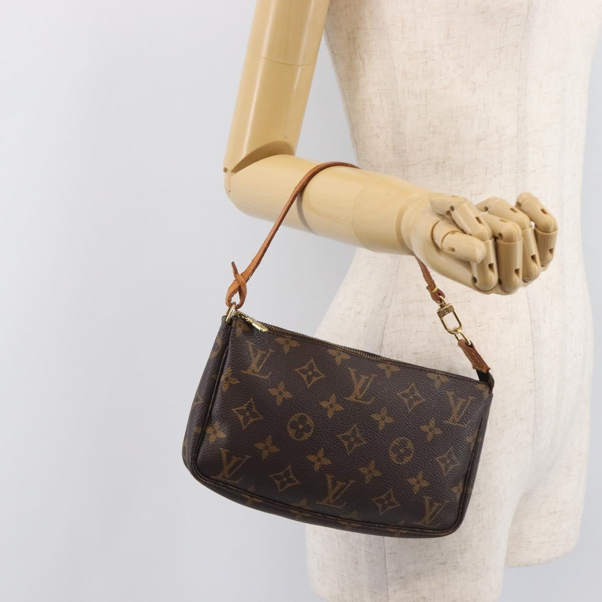 Louis Vuitton Pochette Accessoires Monogram Canvas, Multicolour, Canvas, Clutch