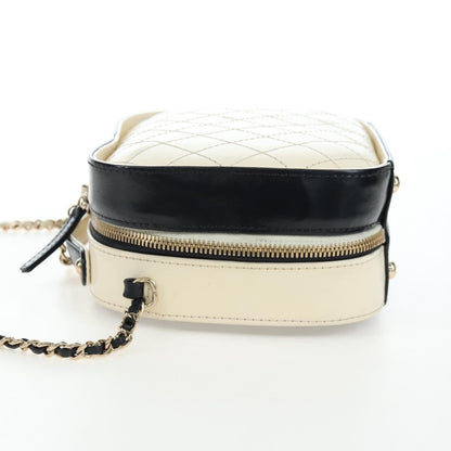 Chanel Vanity Case Quilted Crumpled Calfskin, White, Leather, Handbag