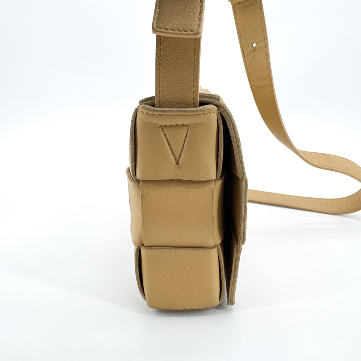 Bottega Veneta Cassette Maxi Intrecciato Leather, Beige, Leather, Crossbody Bag