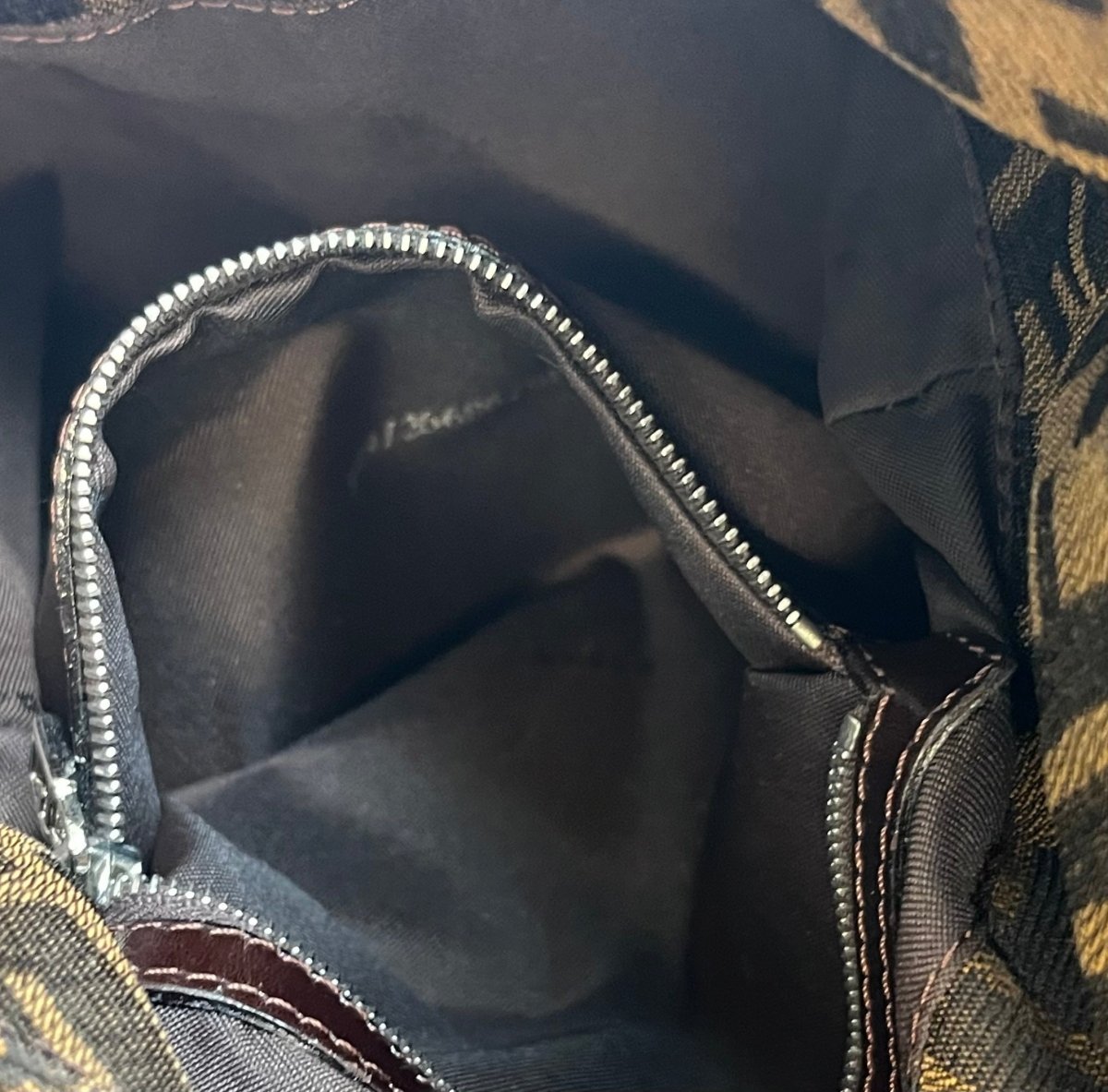 Fendi Mamma Baguette Shoulder Bag - Brandsamsara