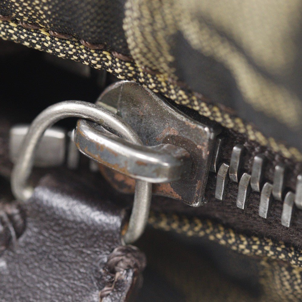 Fendi Zip Around Messenger Bag - Brandsamsara