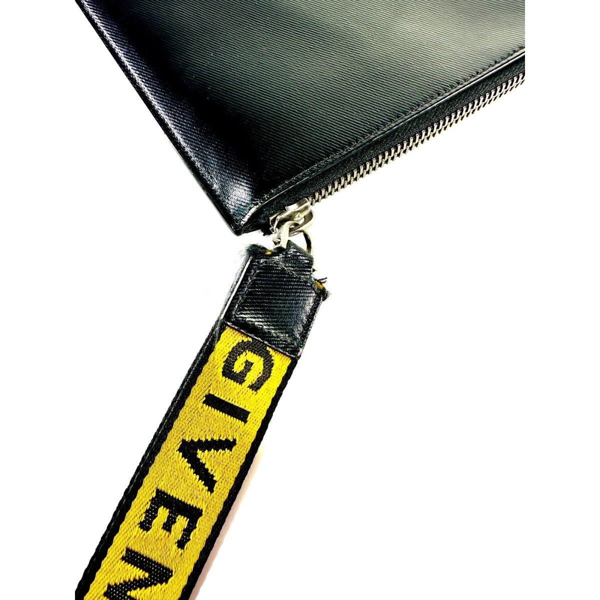 GIVENCHY Ticker Leather Pouch Clutch - Brandsamsara