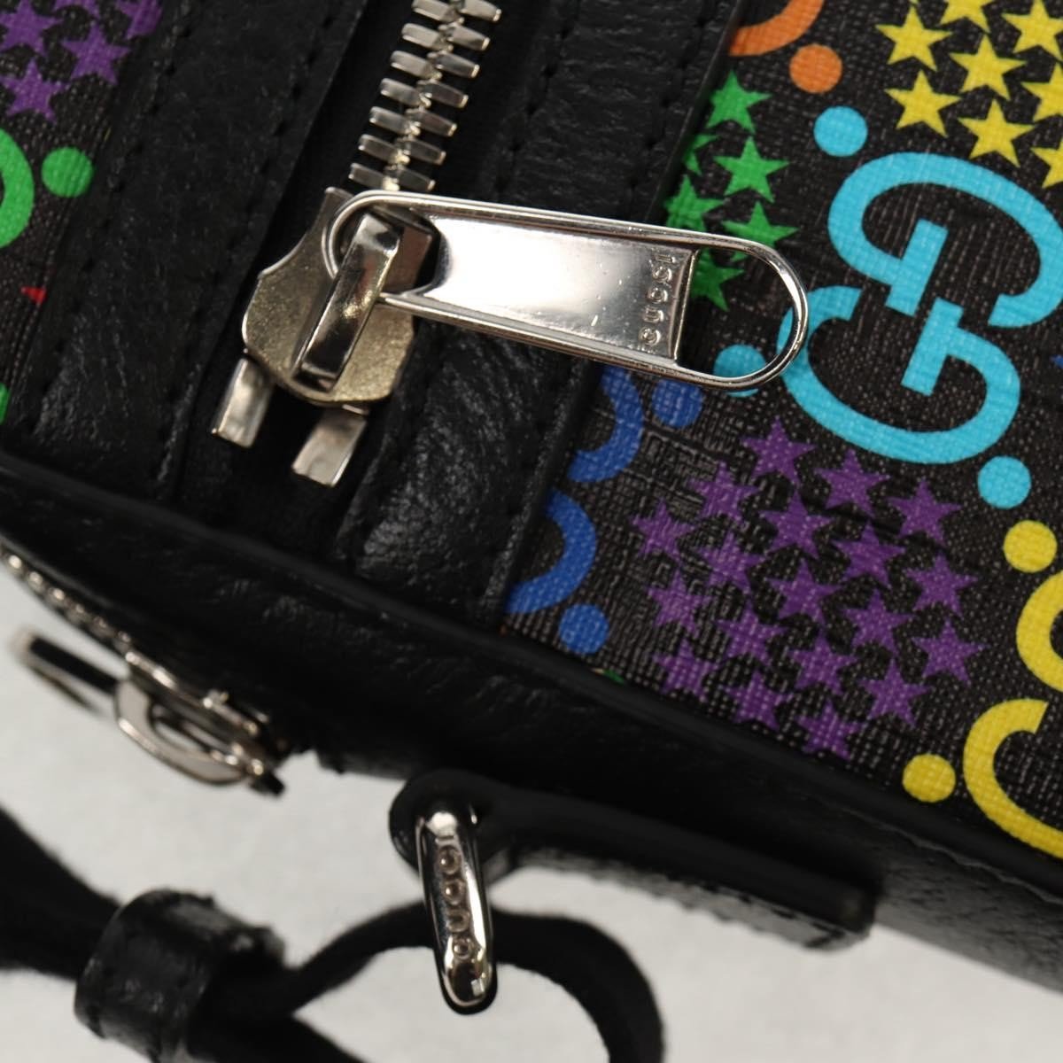 Gucci Front Zip Messenger Bag - Brandsamsara
