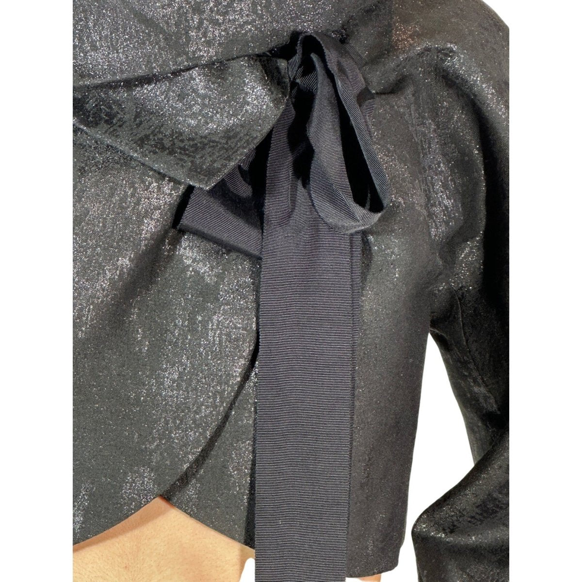 HOSS Metallic Cropped Wrap Top - Brandsamsara