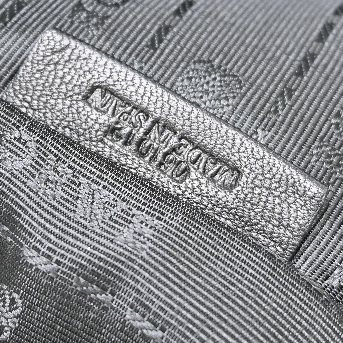 Loewe Amazona - Brandsamsara