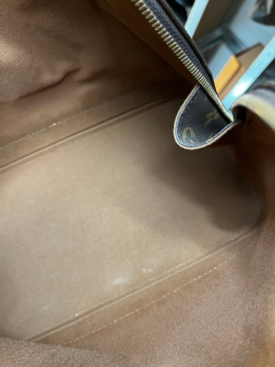 Louis Vuitton Alma Handbag - Brandsamsara