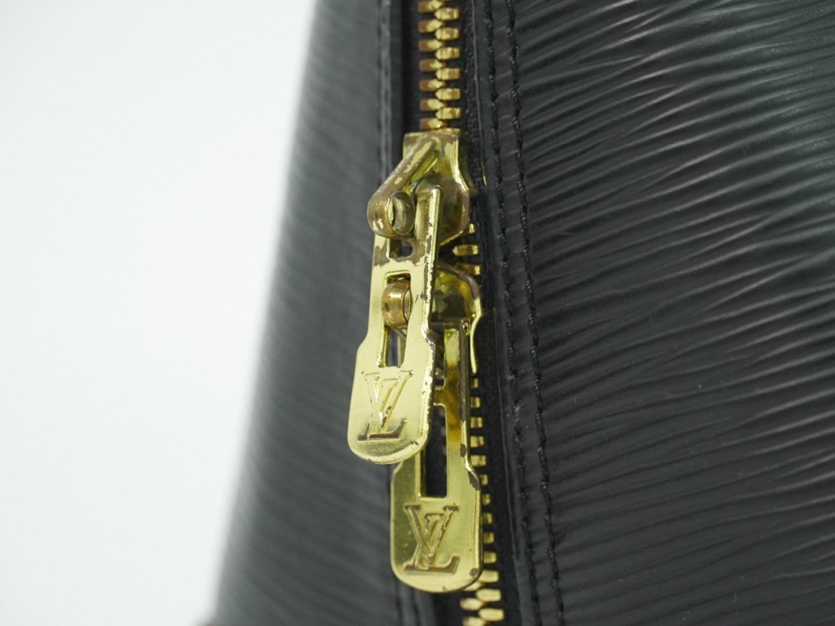 Louis Vuitton Alma Handbag - Brandsamsara
