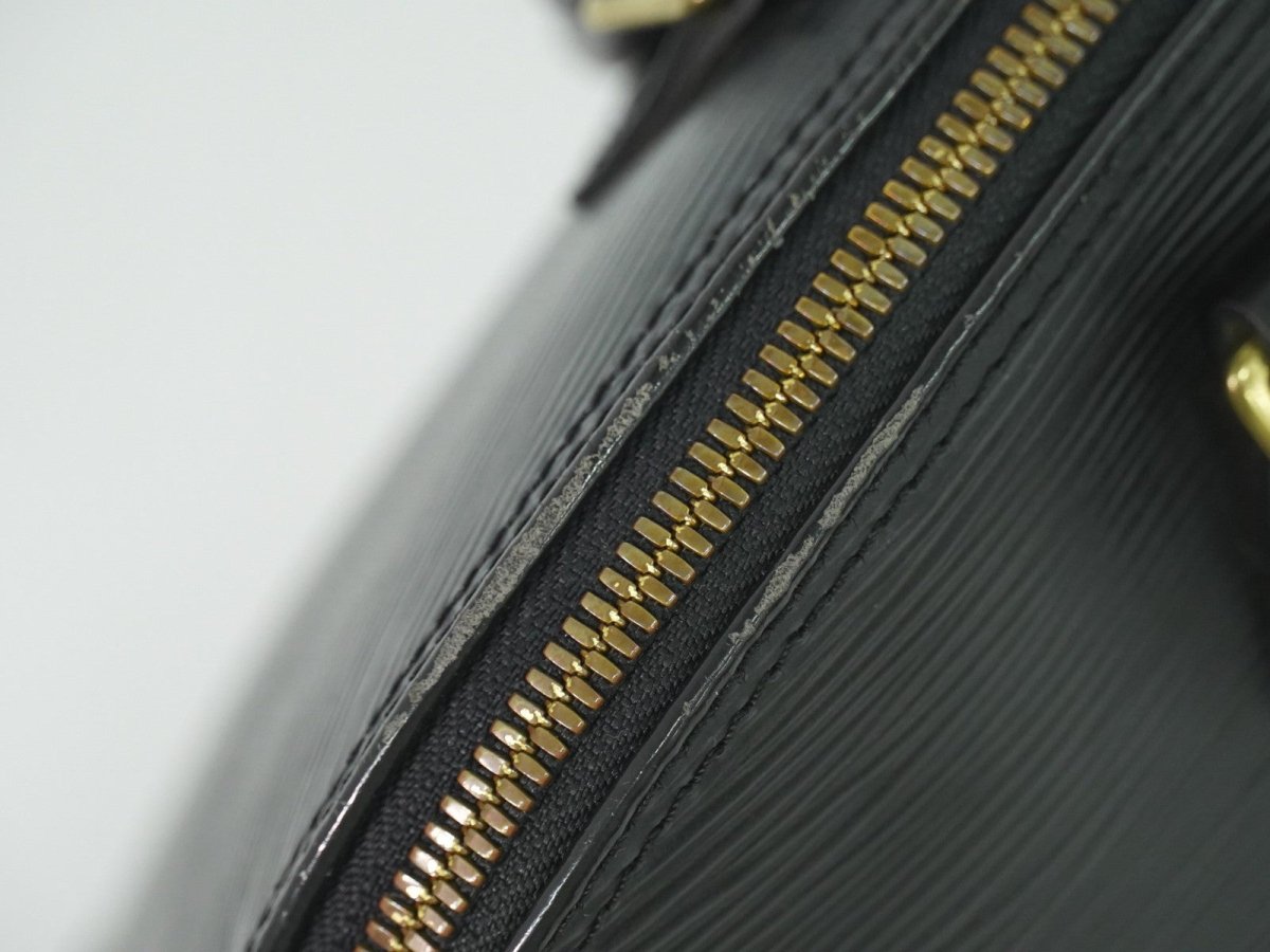 Louis Vuitton Alma Handbag - Brandsamsara