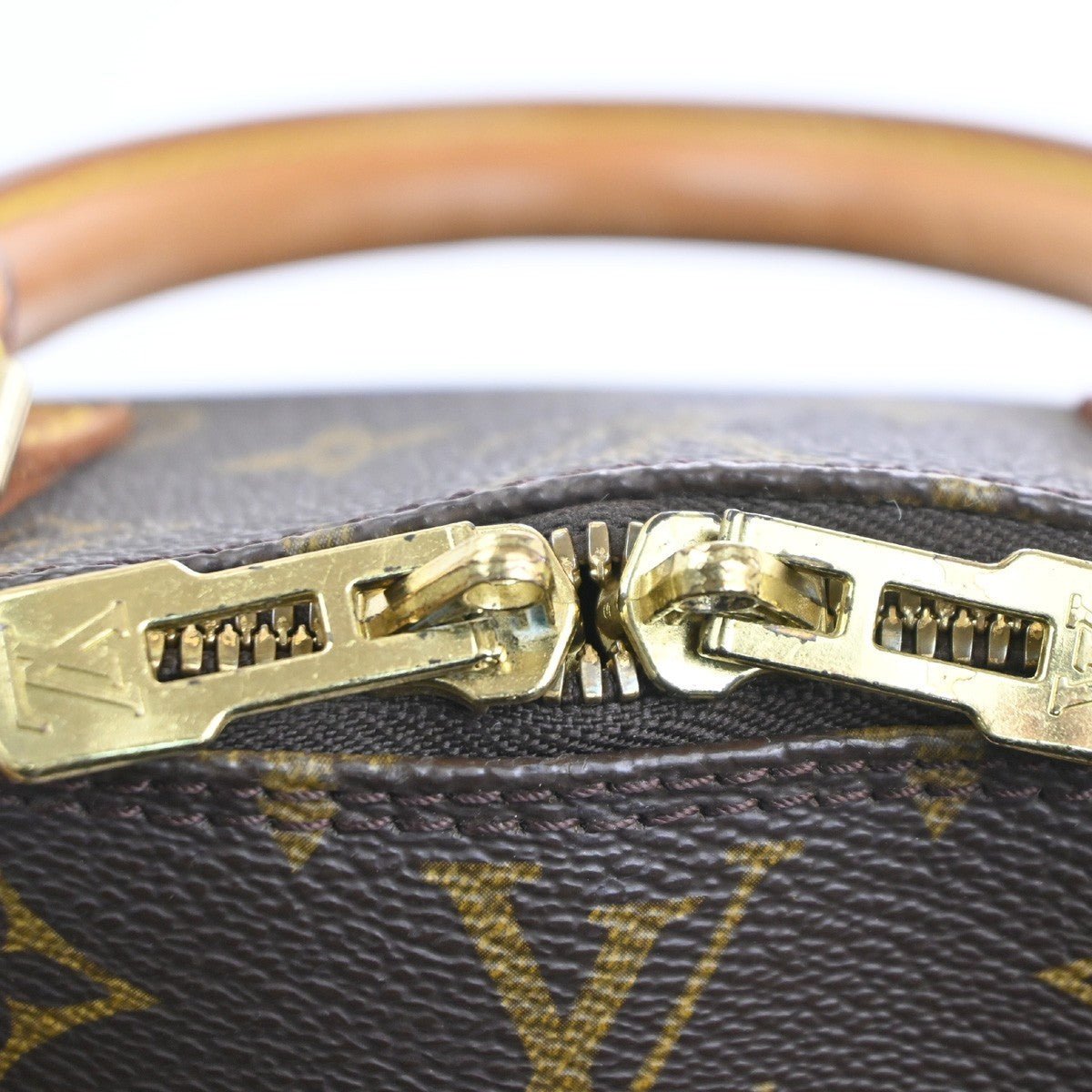 Louis Vuitton Alma Handbag - Brandsamsara