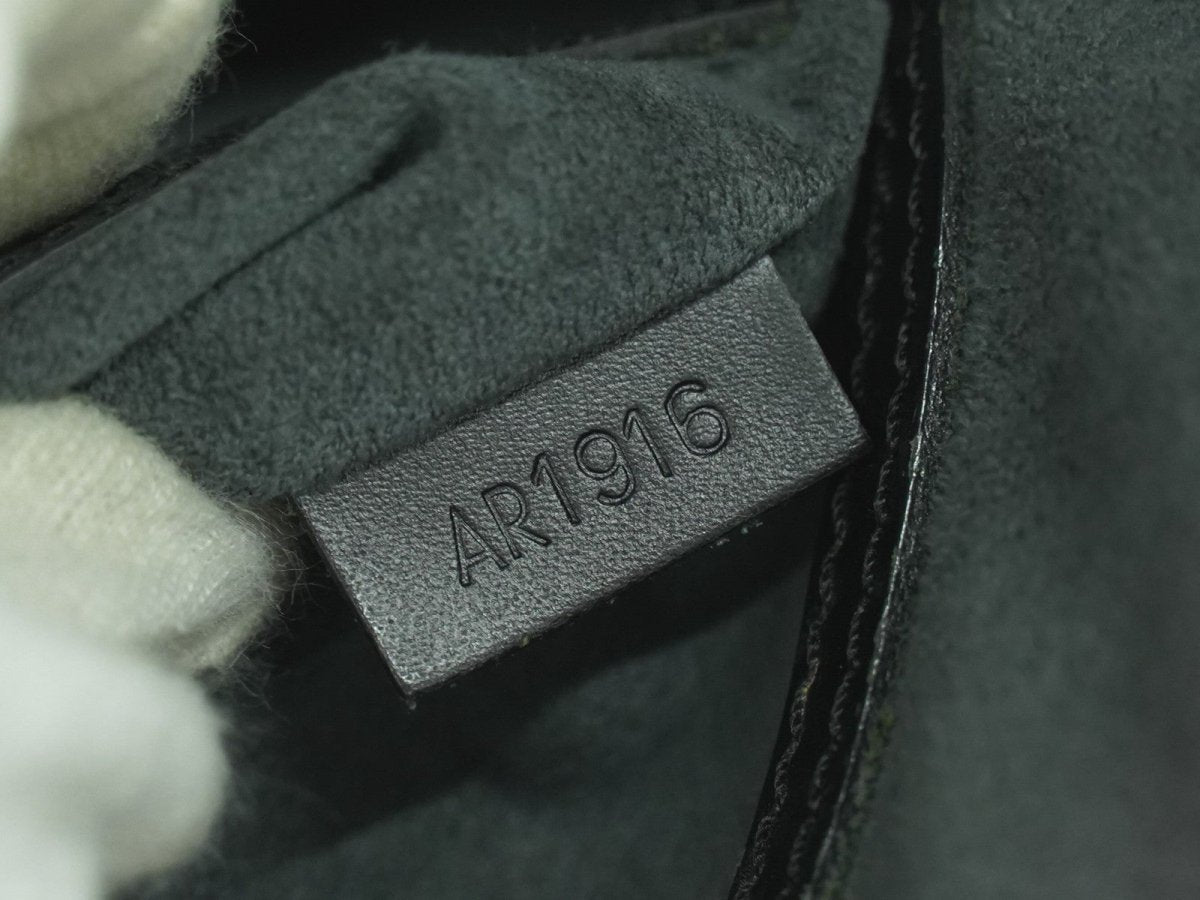 Louis Vuitton Alma Handbag - Brandsamsara