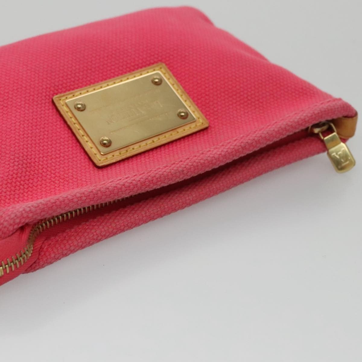 Louis Vuitton Antigua Pouch - Brandsamsara
