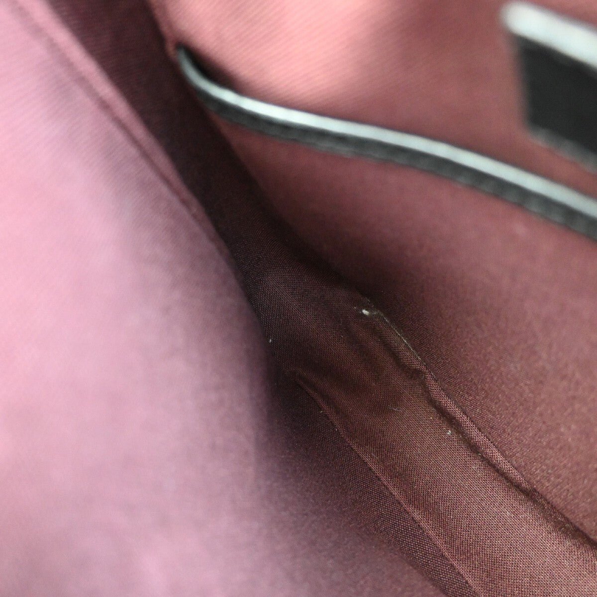 Louis Vuitton Bass Messenger Bag - Brandsamsara