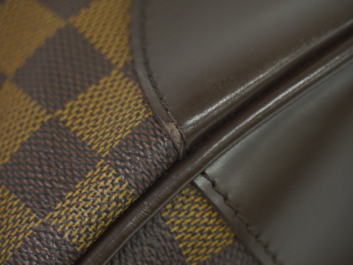 Louis Vuitton Berkeley Handbag - Brandsamsara