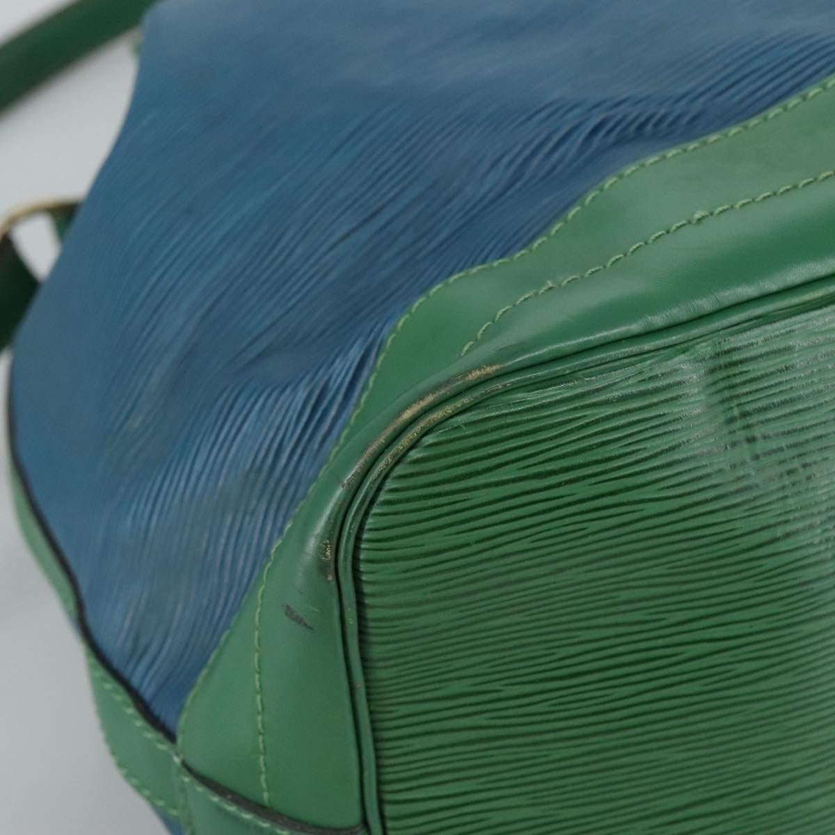 Louis Vuitton Bicolor Noe Handbag - Brandsamsara