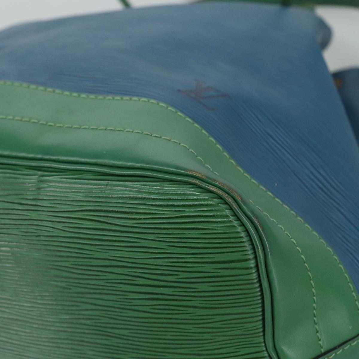 Louis Vuitton Bicolor Noe Handbag - Brandsamsara