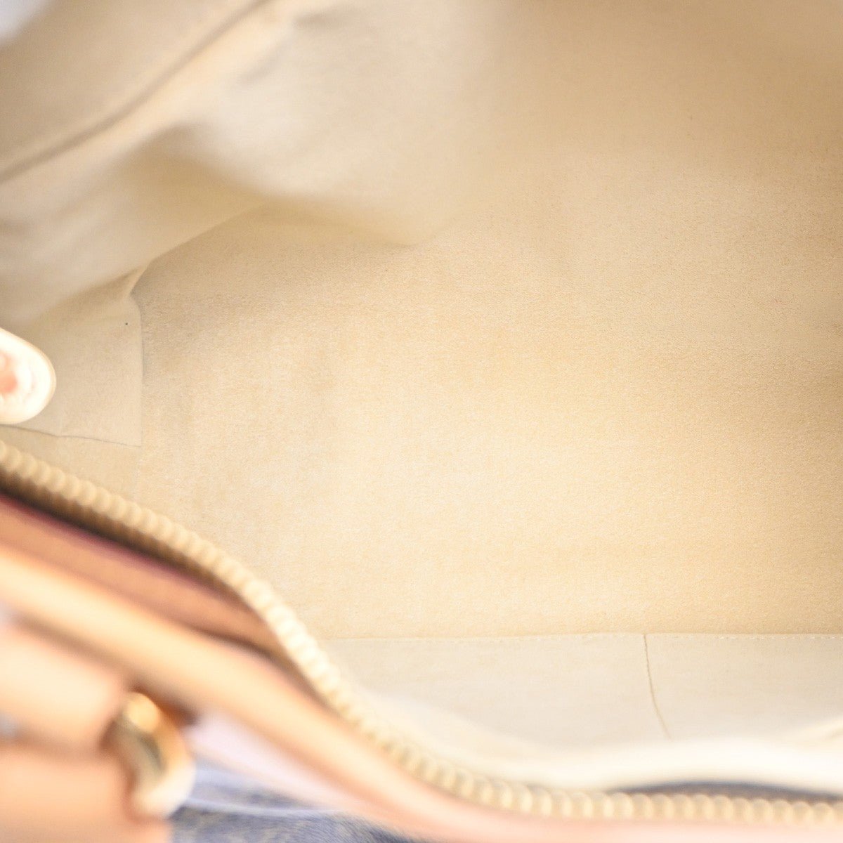 Louis Vuitton Boetie Handbag - Brandsamsara