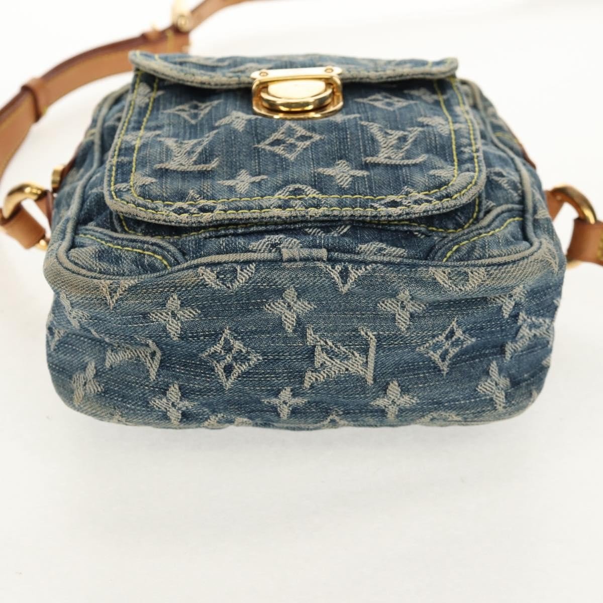 Louis Vuitton Camera Bag - Brandsamsara