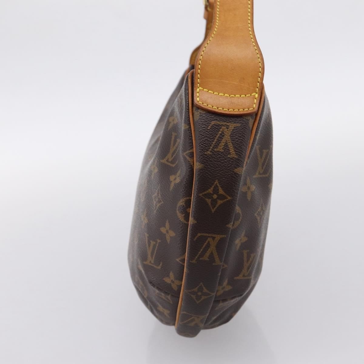 Louis Vuitton Croissant - Brandsamsara
