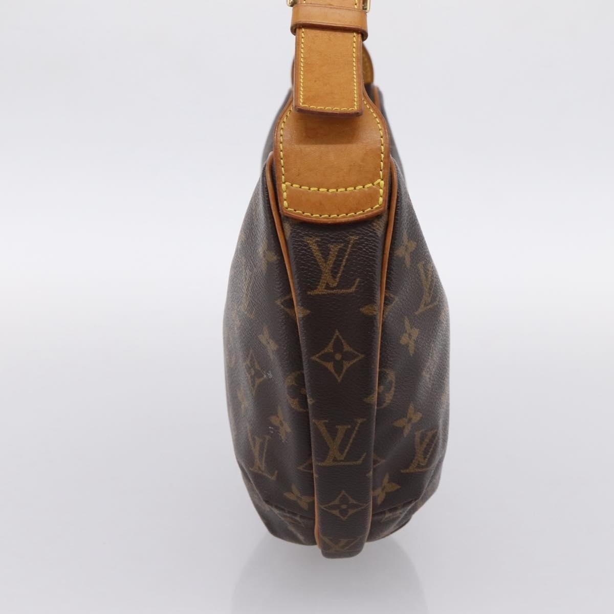 Louis Vuitton Croissant - Brandsamsara