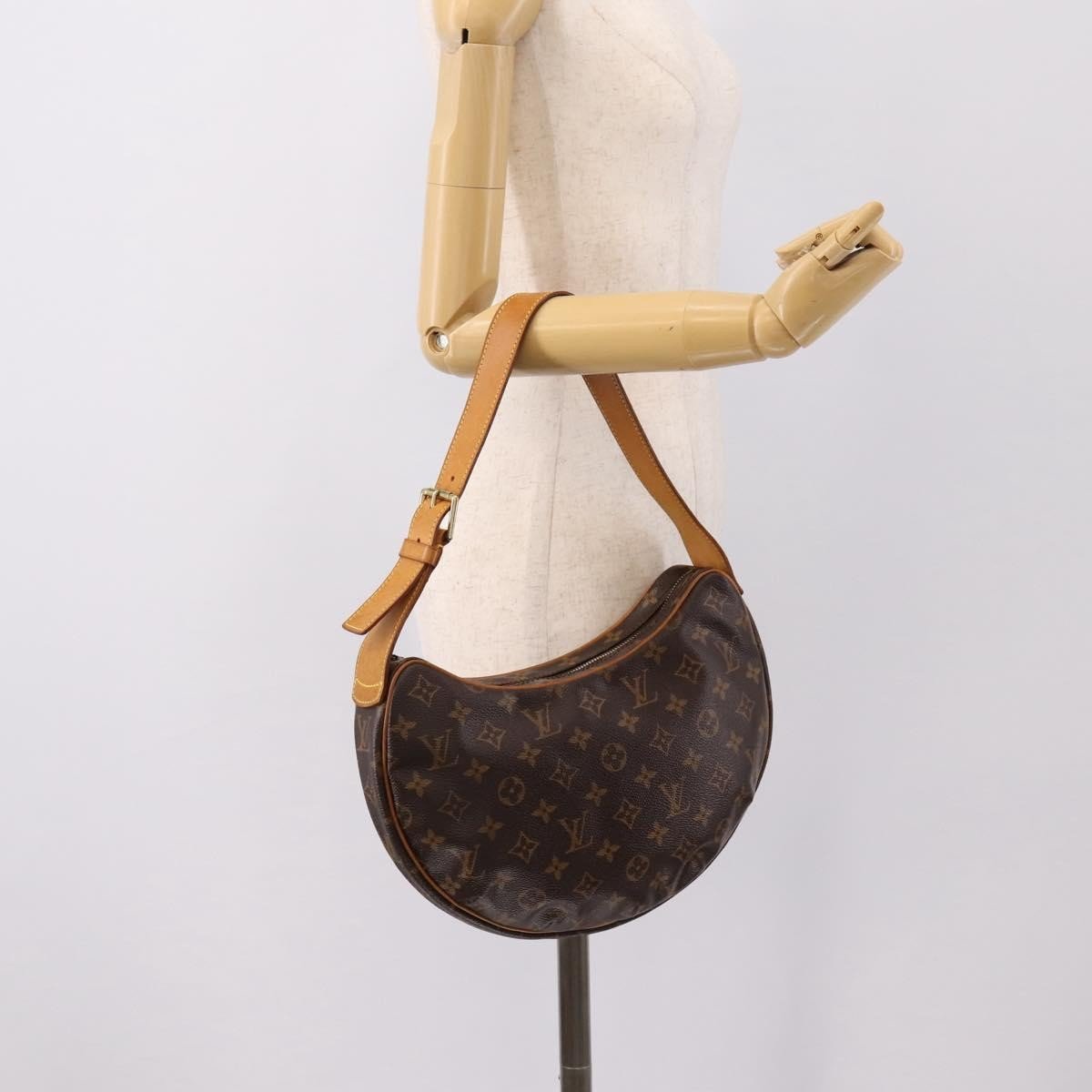 Louis Vuitton Croissant - Brandsamsara