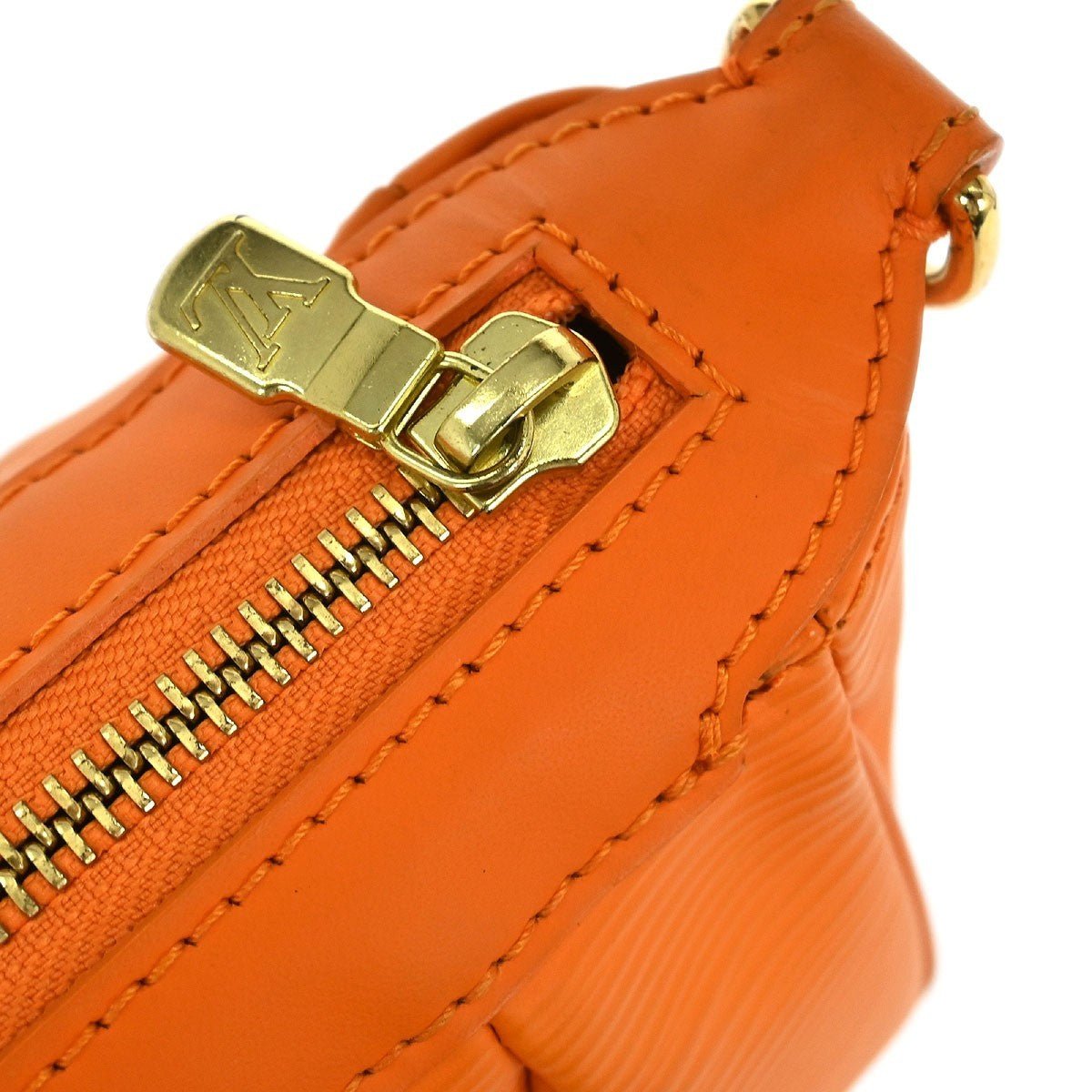 Louis Vuitton Danura Handbag - Brandsamsara