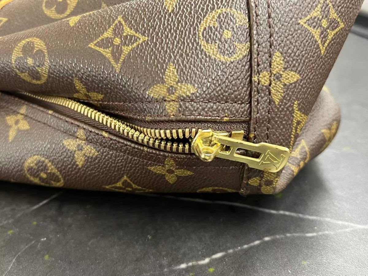 Louis Vuitton Deauville Handbag - Brandsamsara