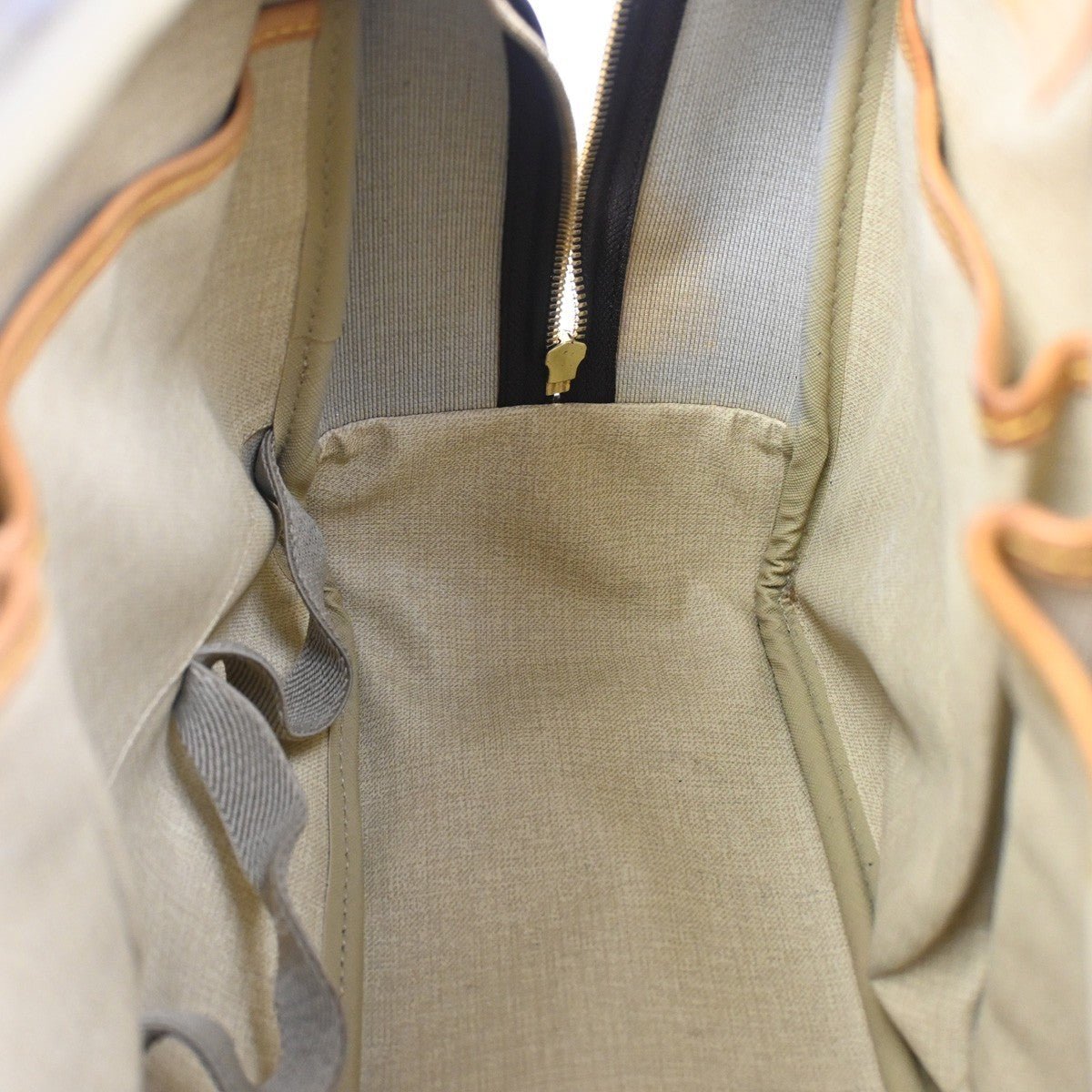 Louis Vuitton Deauville Handbag - Brandsamsara
