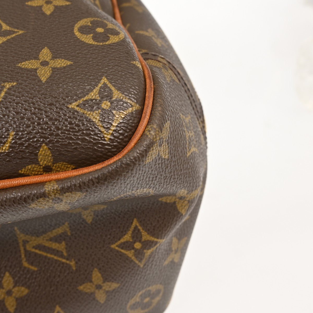 Louis Vuitton Deauville Handbag - Brandsamsara