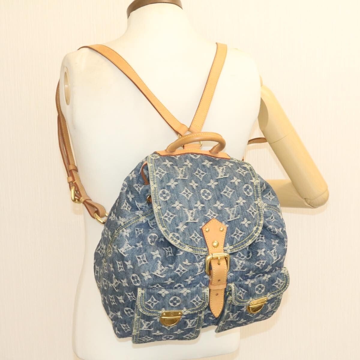 Louis Vuitton Discovery Backpack - Brandsamsara