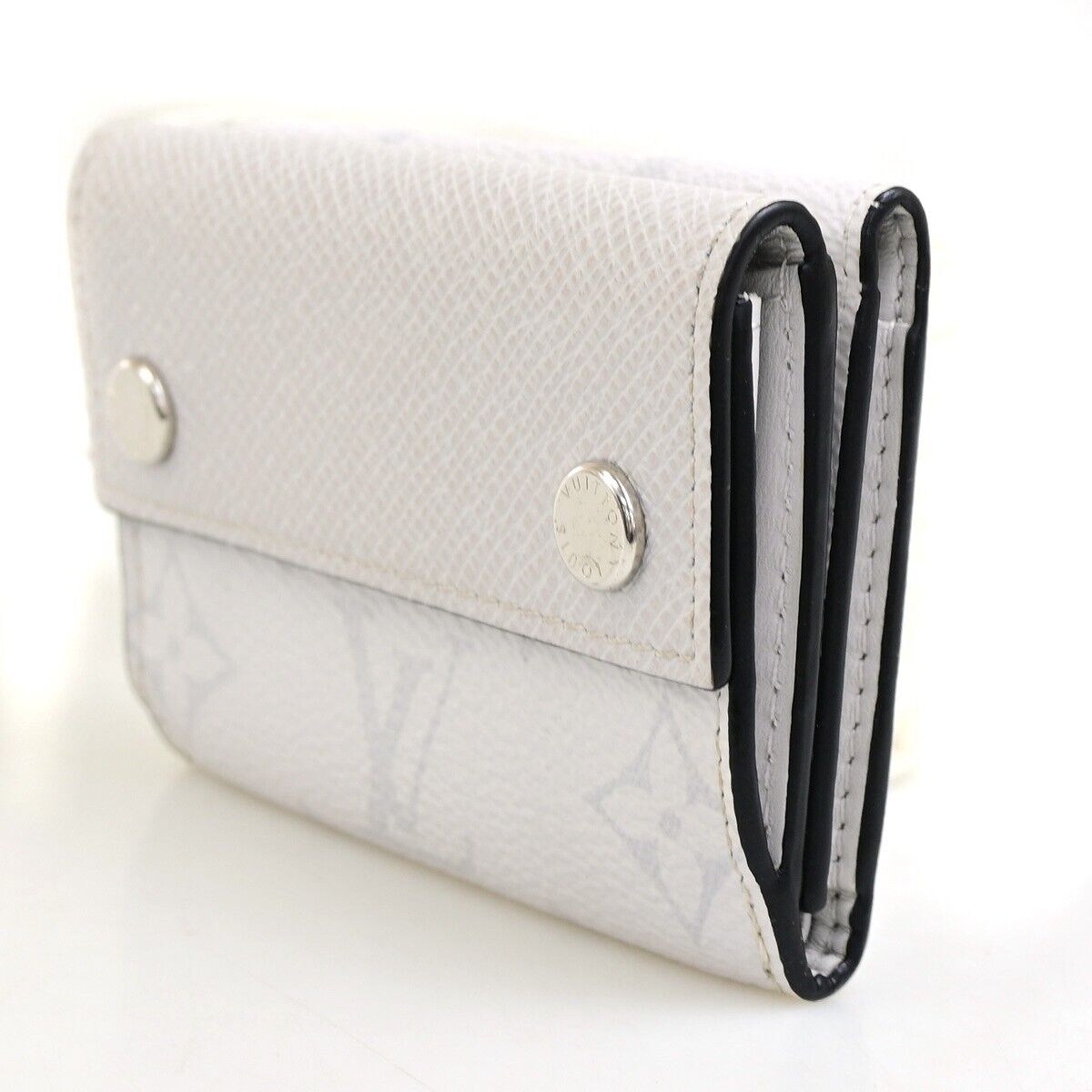 Louis Vuitton Discovery Wallet - Brandsamsara