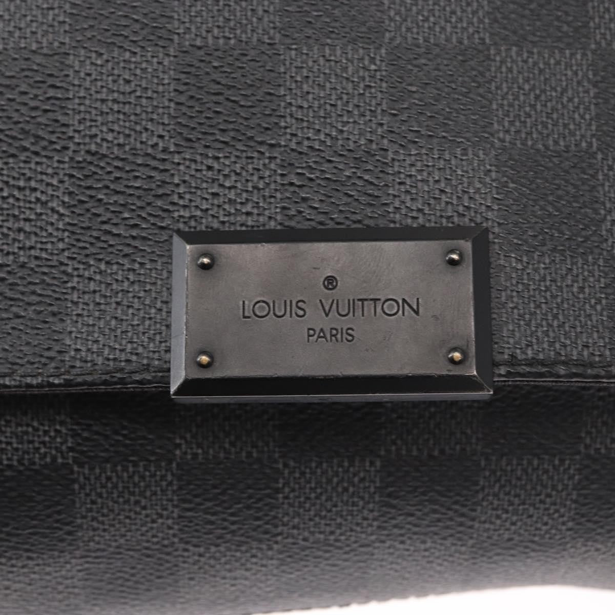 Louis Vuitton District Messenger Bag - Brandsamsara