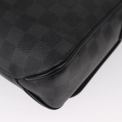 Louis Vuitton District Messenger Bag - Brandsamsara