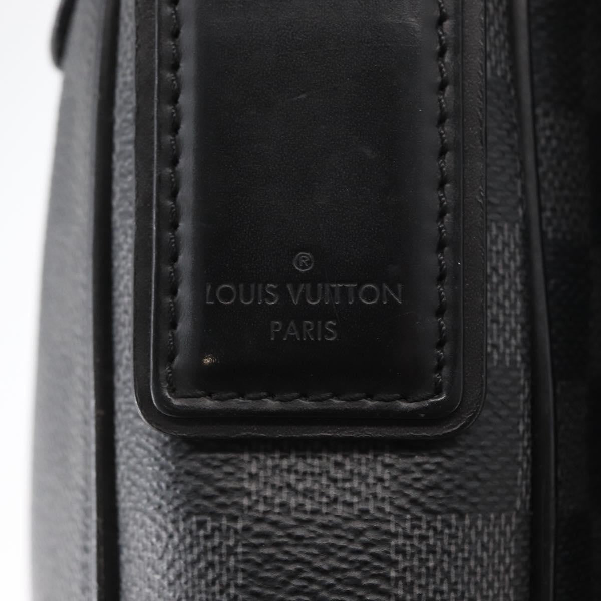 Louis Vuitton District Messenger Bag - Brandsamsara