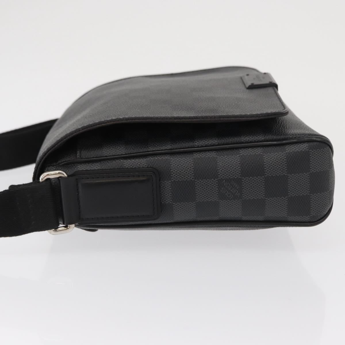 Louis Vuitton District Messenger Bag - Brandsamsara
