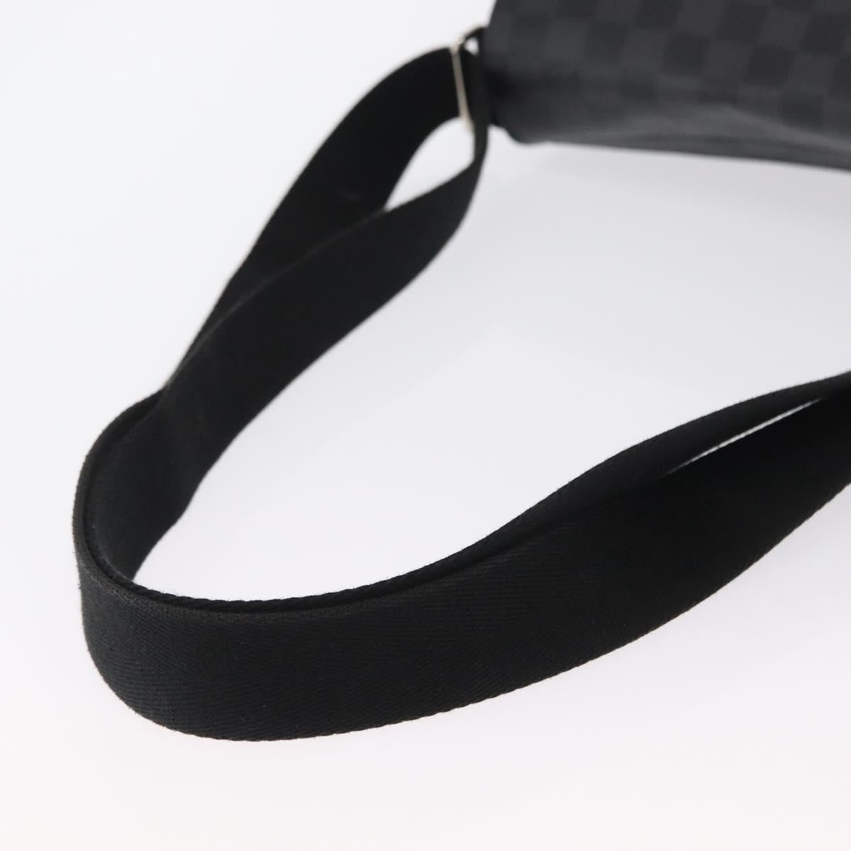 Louis Vuitton District Messenger Bag - Brandsamsara