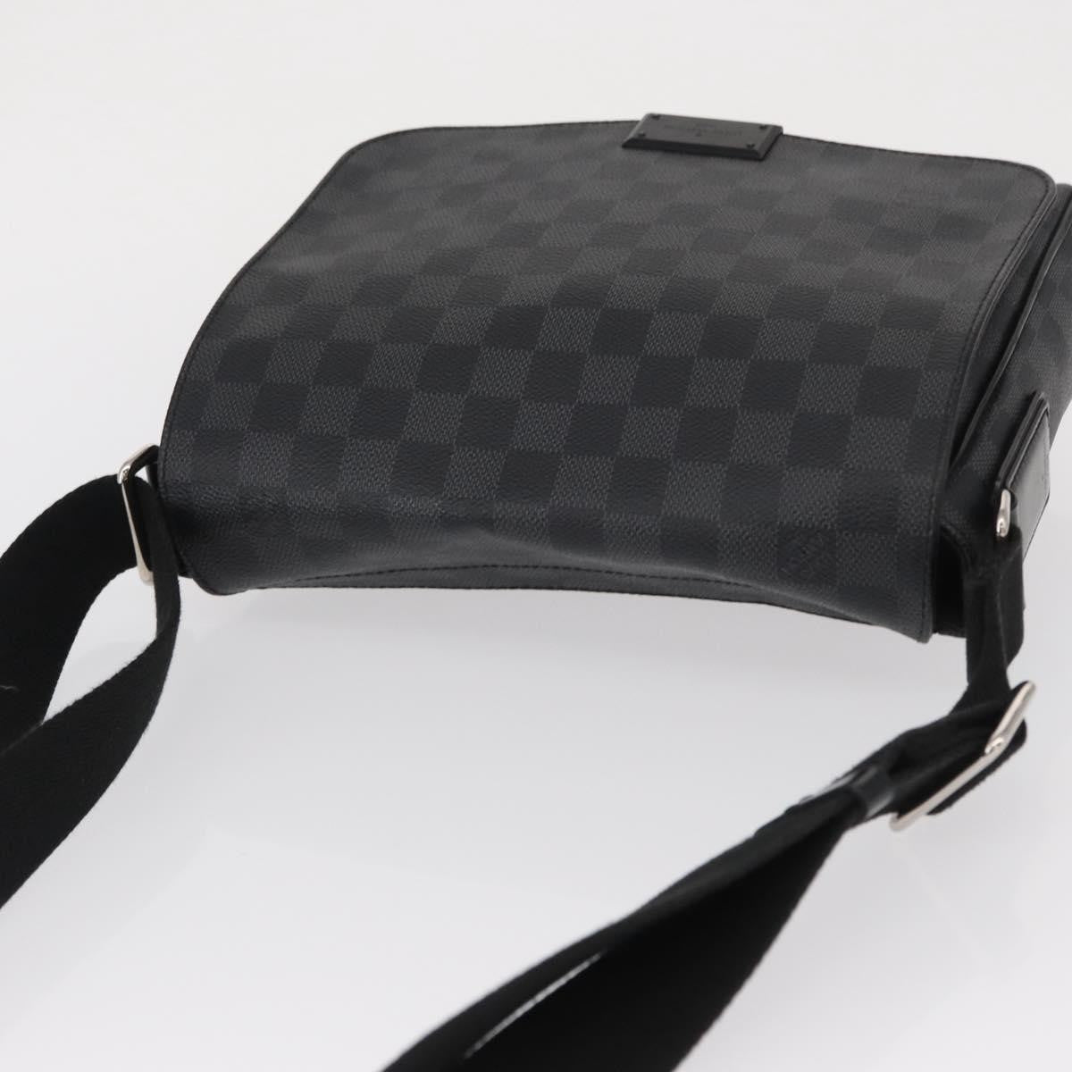 Louis Vuitton District Messenger Bag - Brandsamsara