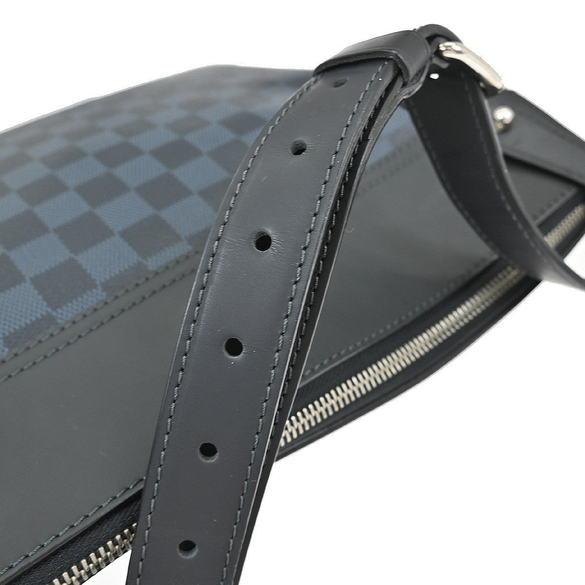 Louis Vuitton Greenwich Messenger Bag - Brandsamsara