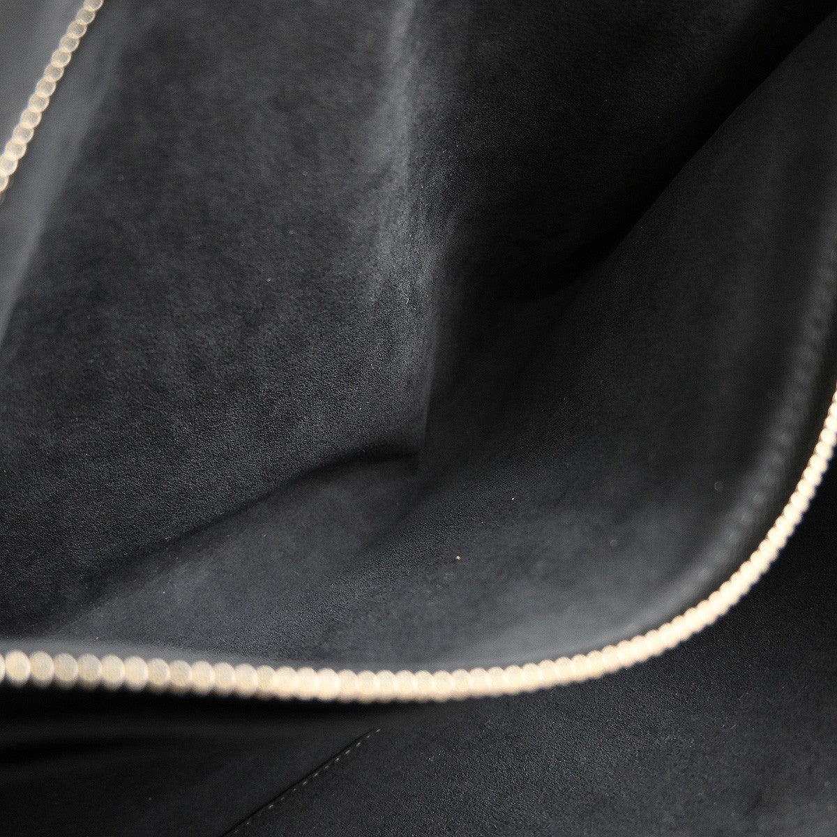 Louis Vuitton Greenwich Messenger Bag - Brandsamsara
