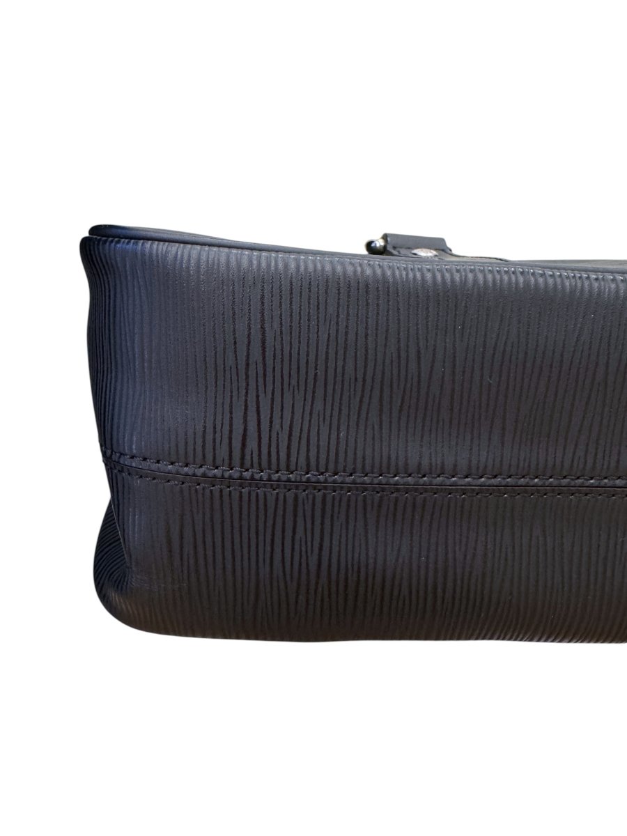 Louis Vuitton Handbag - Brandsamsara