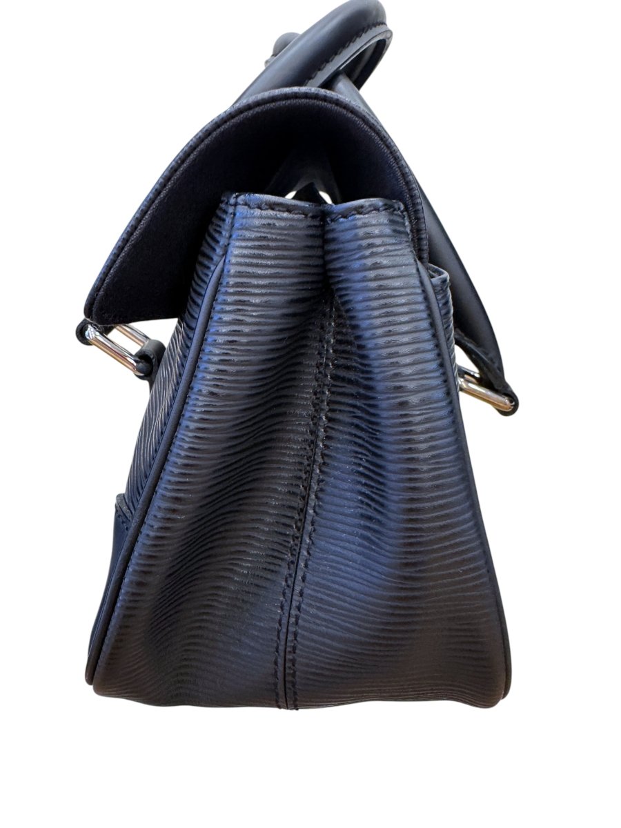 Louis Vuitton Handbag - Brandsamsara