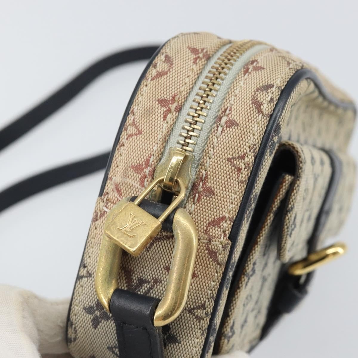 Louis Vuitton Juliette Crossbody Bag - Brandsamsara