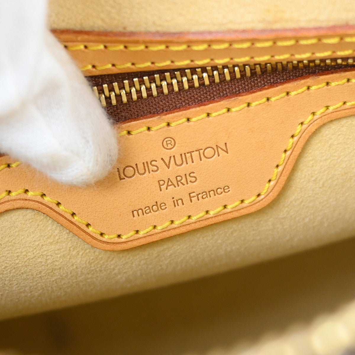 Louis Vuitton Looping - Brandsamsara