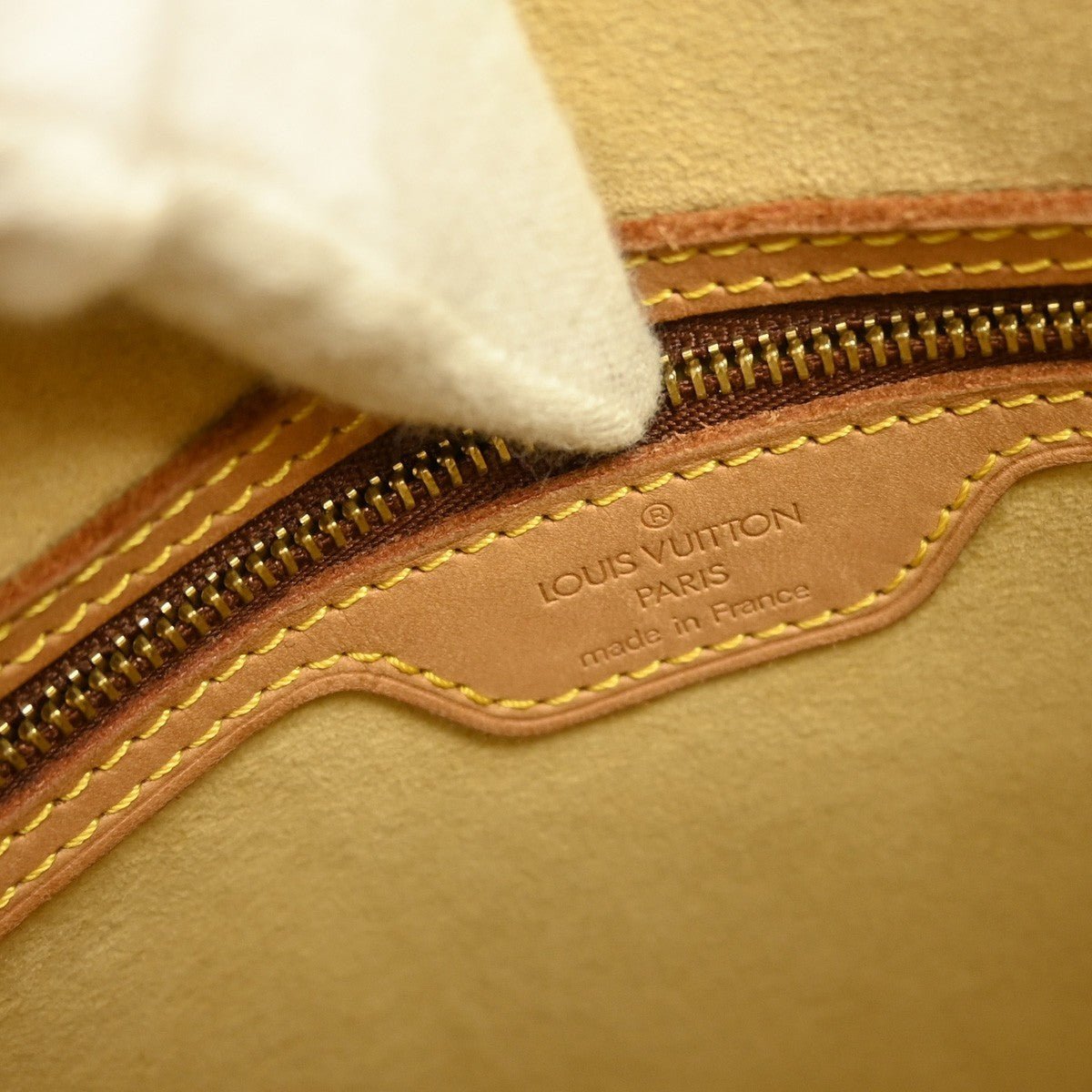 Louis Vuitton Looping Handbag - Brandsamsara