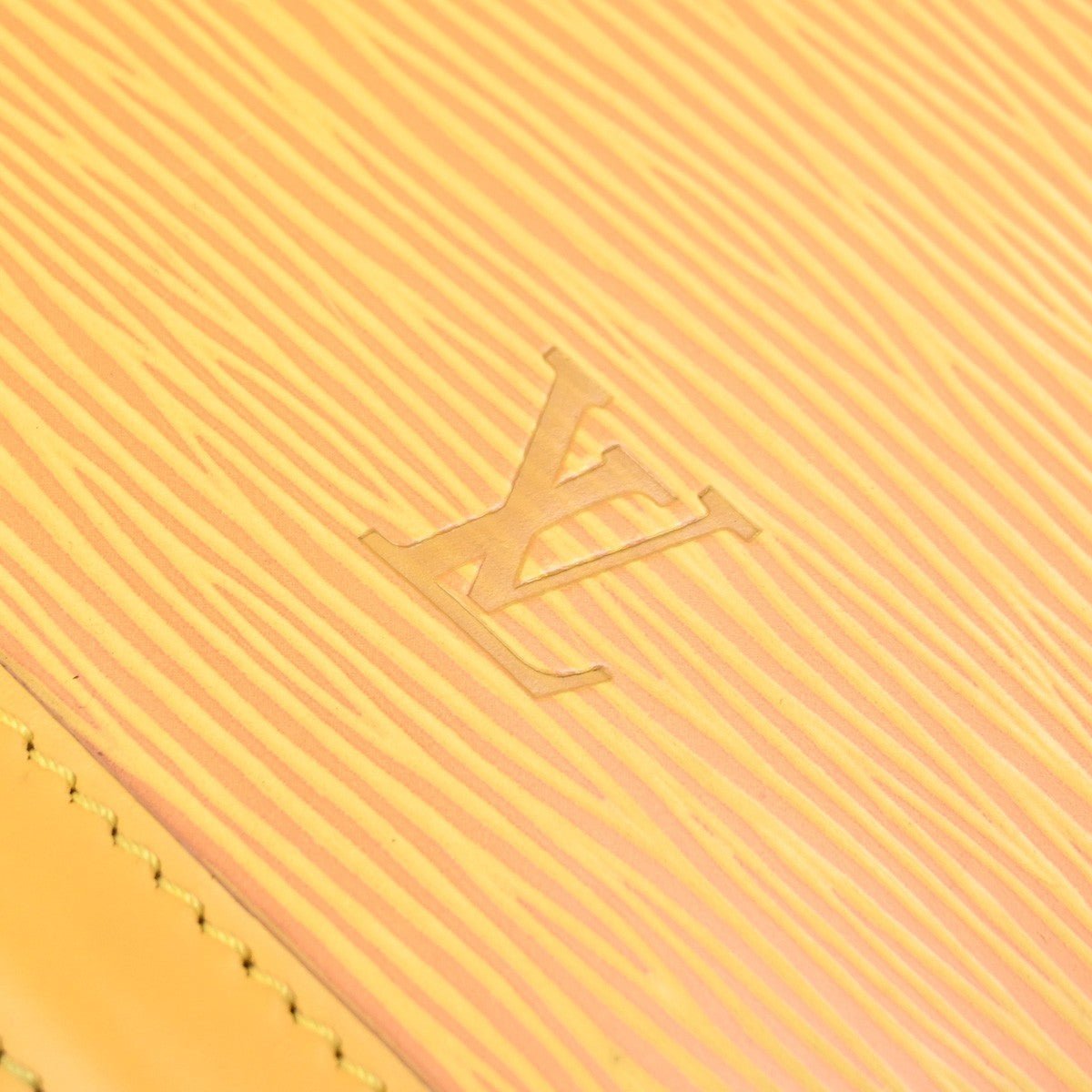 Louis Vuitton Lussac Handbag - Brandsamsara