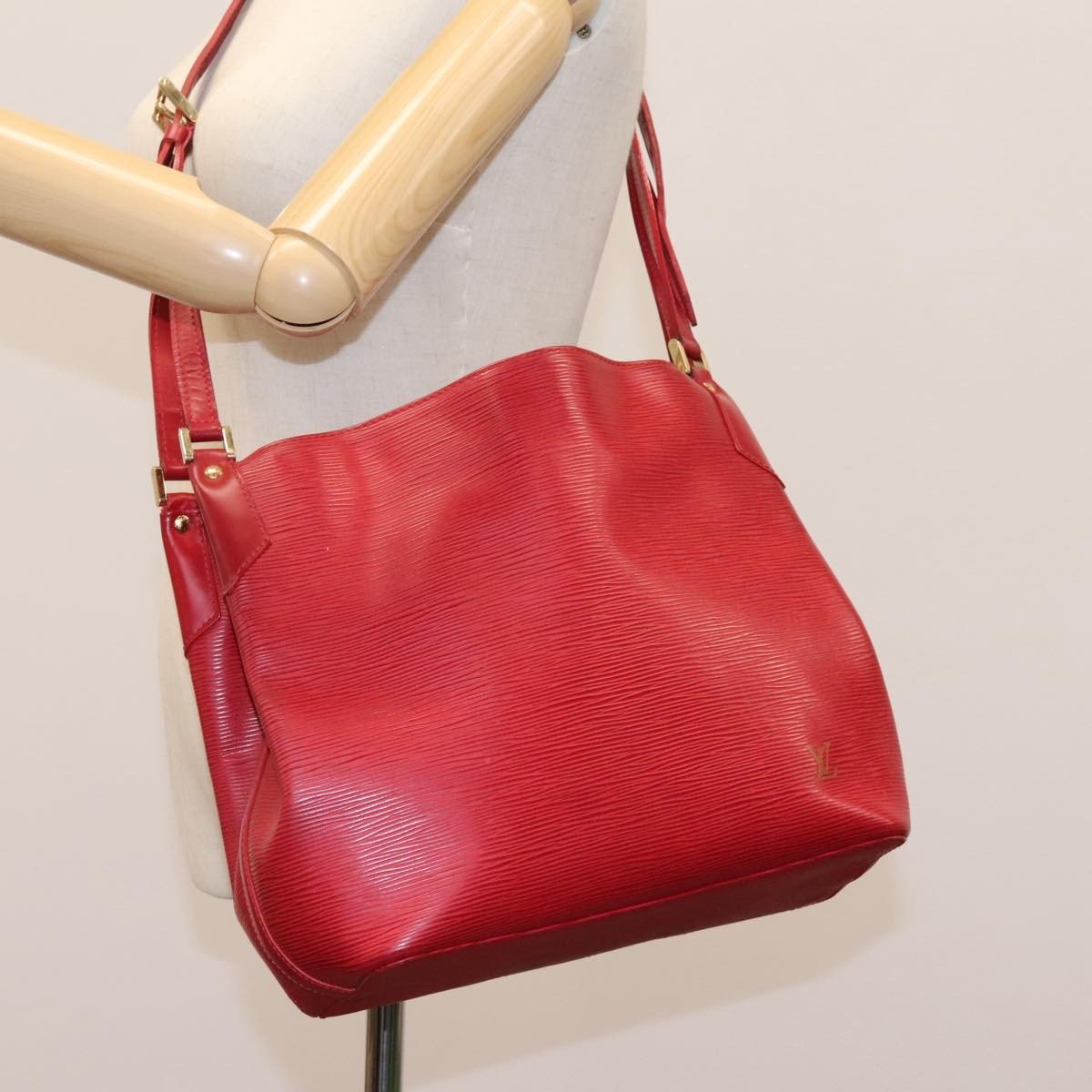 Louis Vuitton Mandara Handbag - Brandsamsara