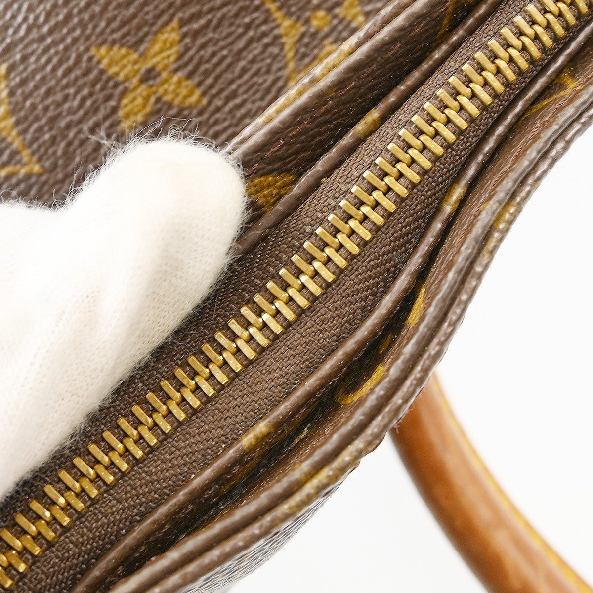 Louis Vuitton Monogram Looping Handbag - Brandsamsara