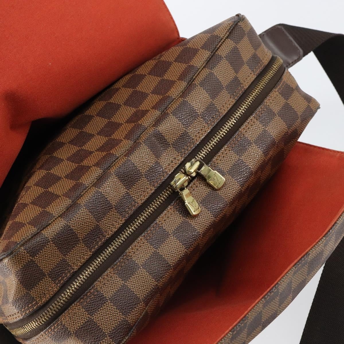 Louis Vuitton Naviglio Handbag - Brandsamsara
