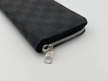 Louis Vuitton Nicolas Ghesquière Zippy Wallet - Brandsamsara