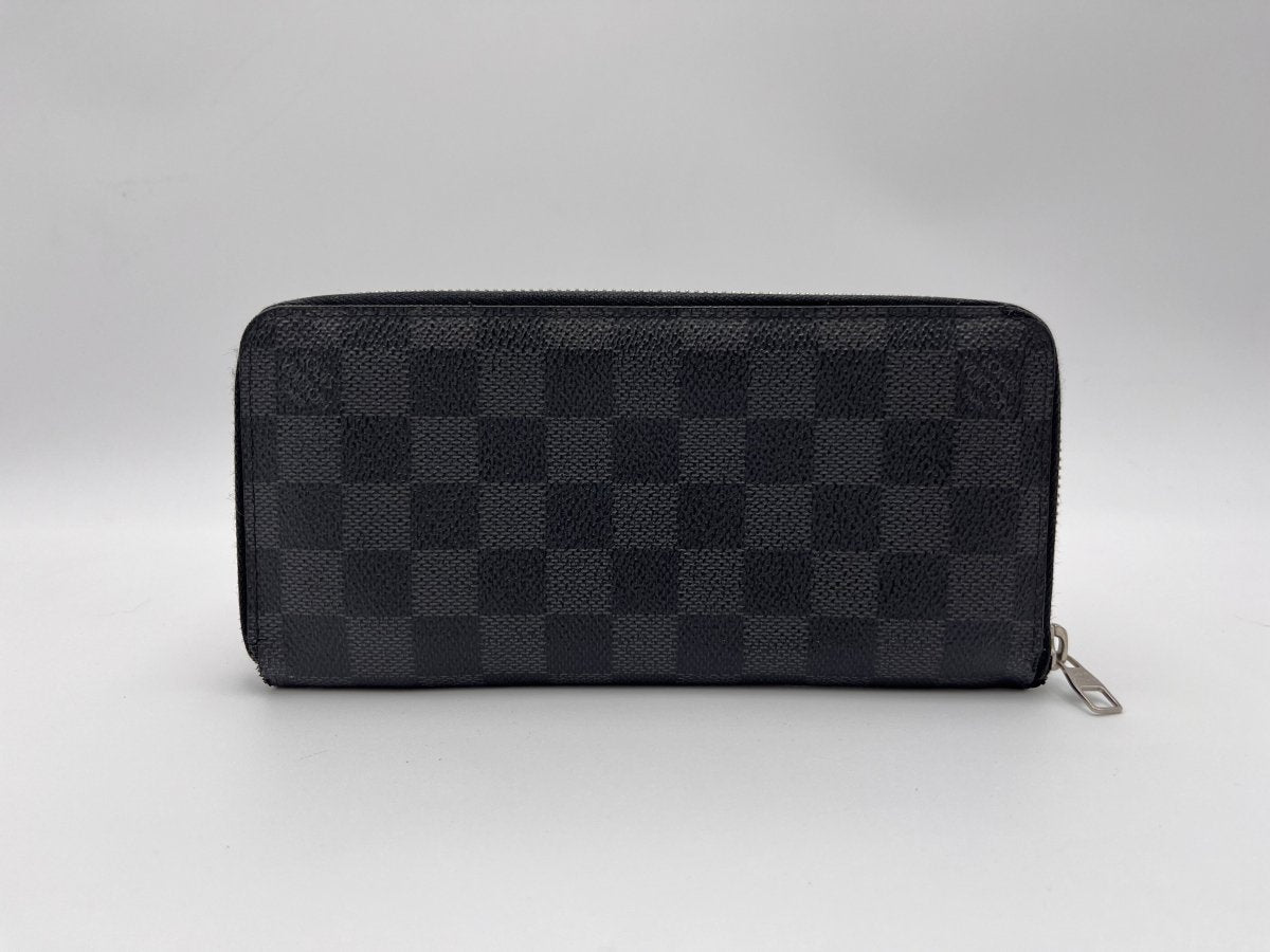 Louis Vuitton Nicolas Ghesquière Zippy Wallet - Brandsamsara
