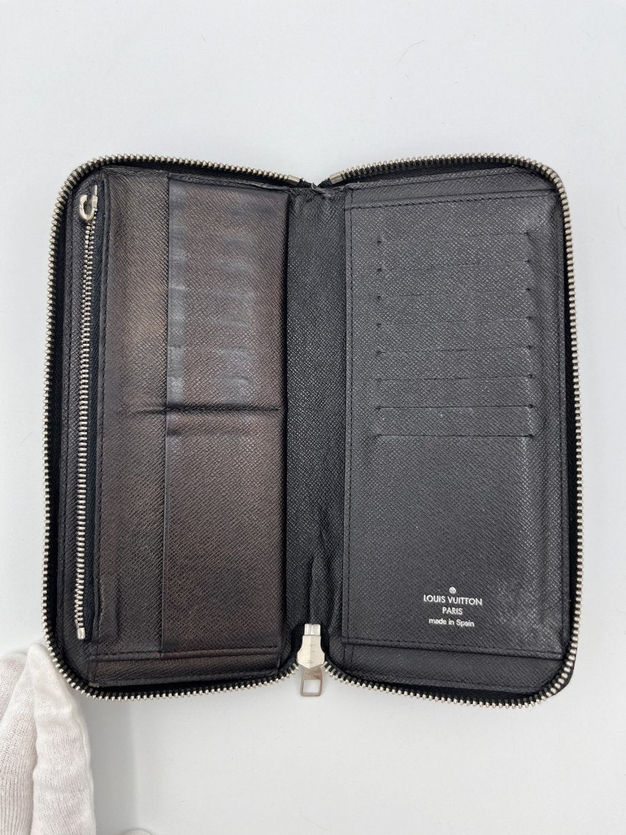 Louis Vuitton Nicolas Ghesquière Zippy Wallet - Brandsamsara